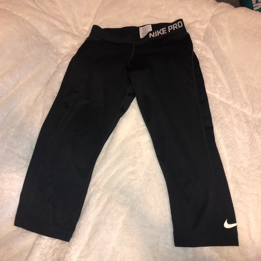 NIKE PRO DRI-FIT BLACK CROPPED LEGGINGS - Picture 2 of 8